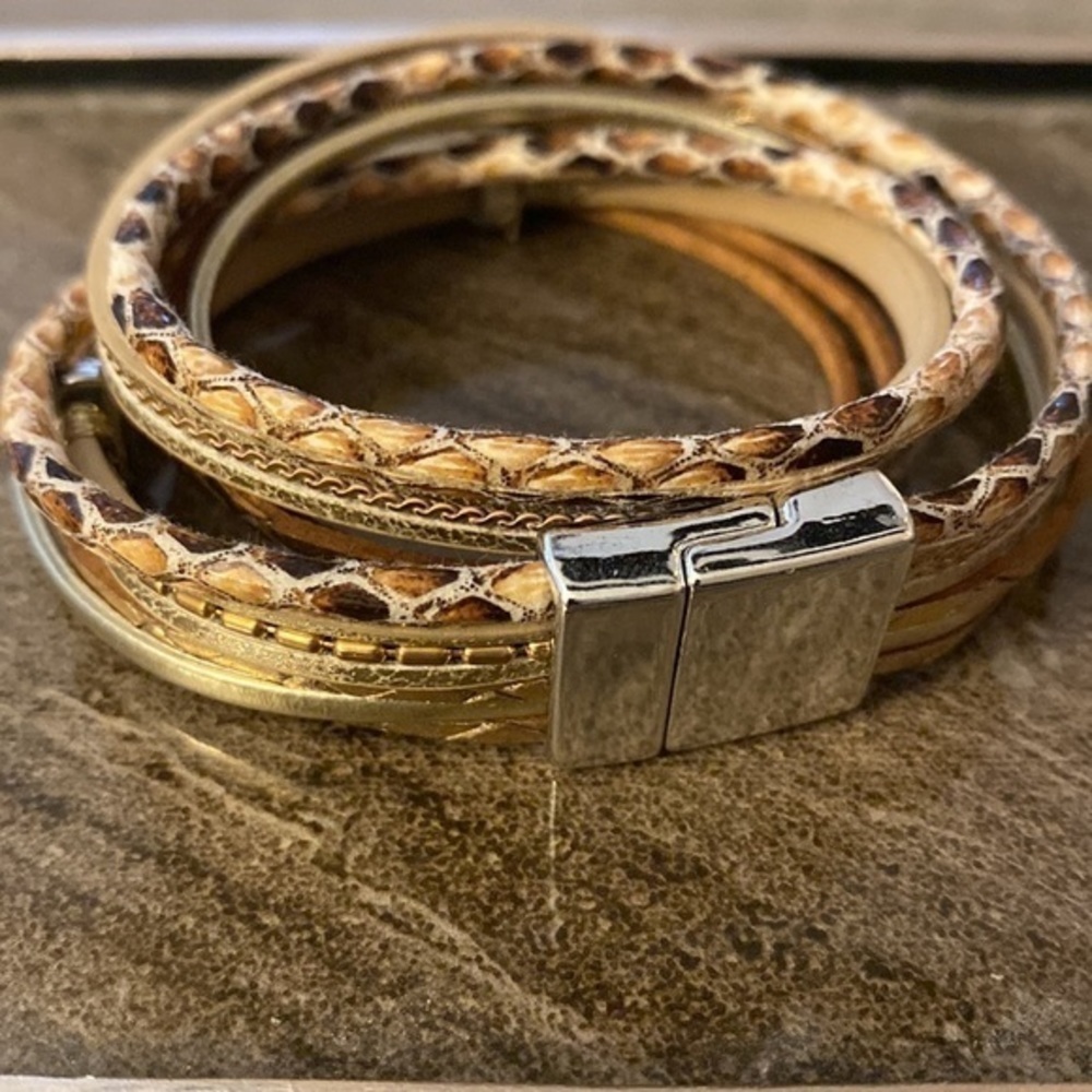 NWOT Boho Faux Leather Cuff Wrap Bracelet - Picture 3 of 3